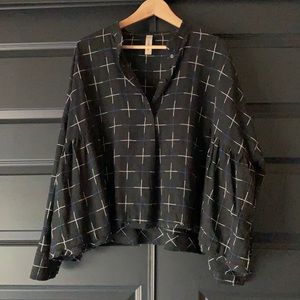 Clover flowy top. Black with white and blue grid.